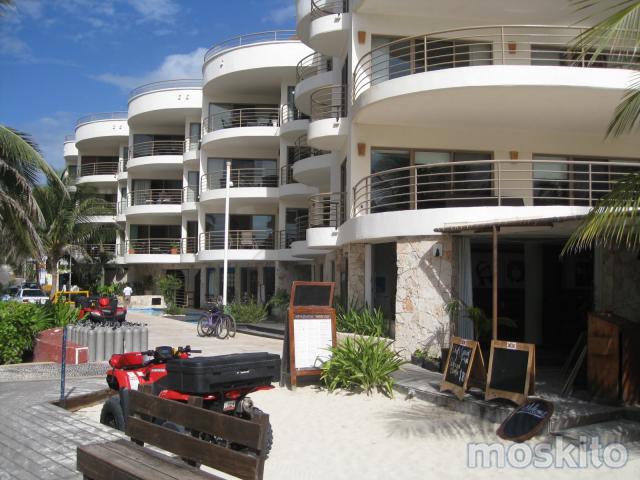 10th street and the beach, Playa del Carmen